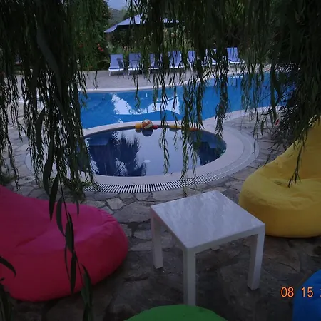 Oda ve Kahvaltı Yesemin Kayaköy